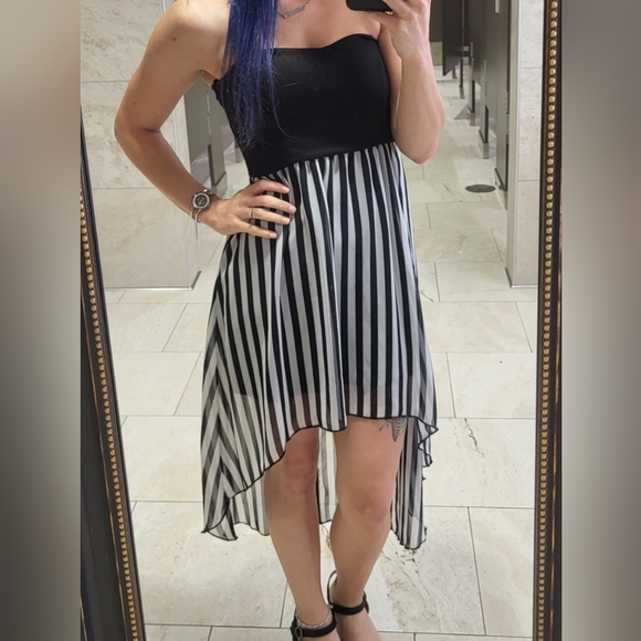 High-Low Dress - Picture 4 of 7